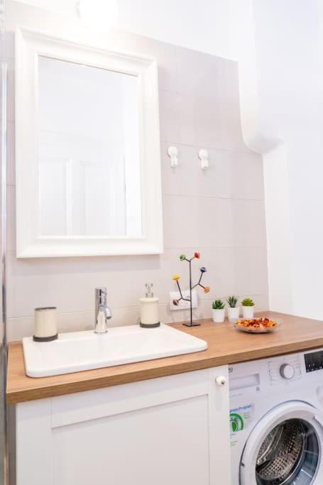 Central And Comfy 2Bdr Apartment Near Parliament 贝尔格莱德 外观 照片