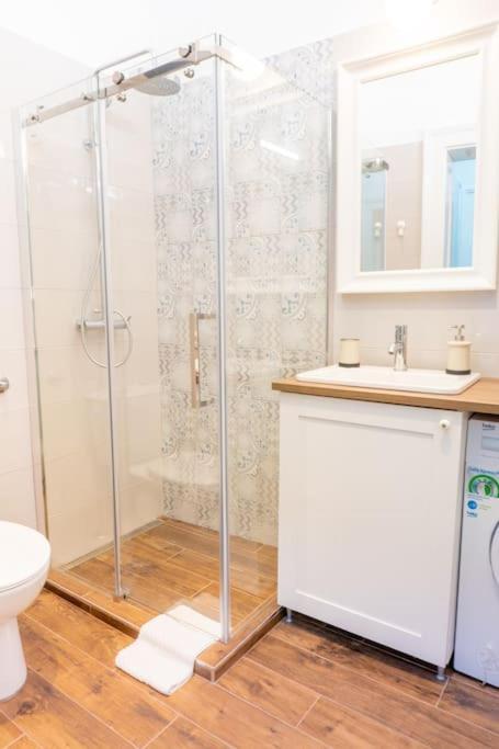 Central And Comfy 2Bdr Apartment Near Parliament 贝尔格莱德 外观 照片