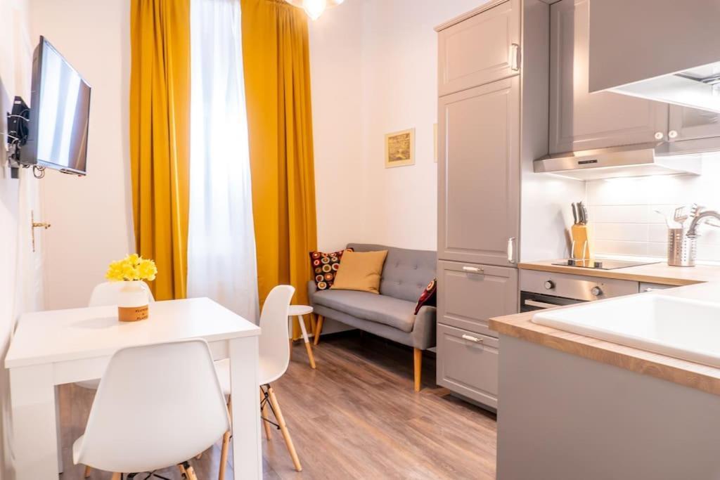 Central And Comfy 2Bdr Apartment Near Parliament 贝尔格莱德 外观 照片
