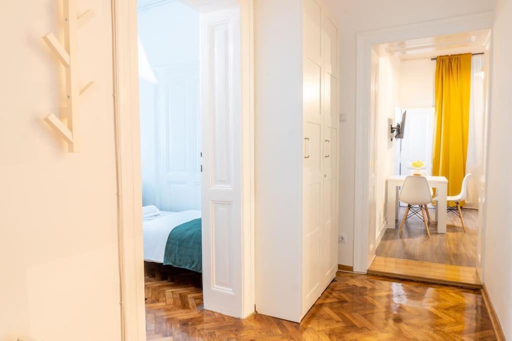 Central And Comfy 2Bdr Apartment Near Parliament 贝尔格莱德 外观 照片